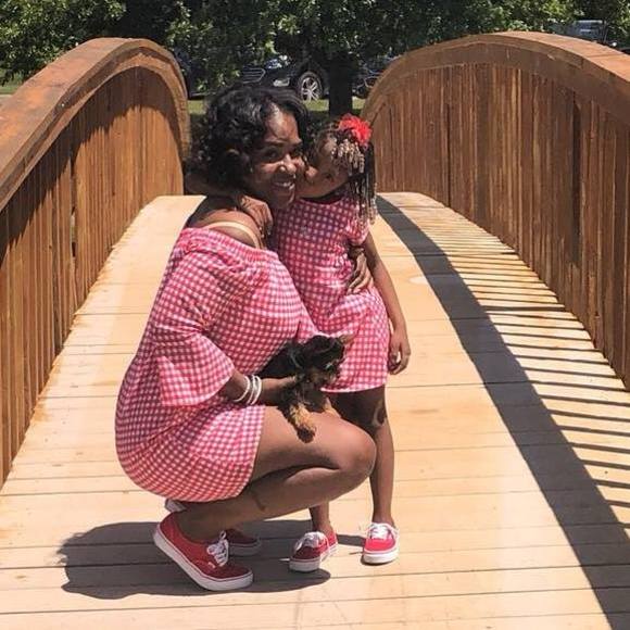 Meet your Posher, Kameesha - Picture 1 of 1